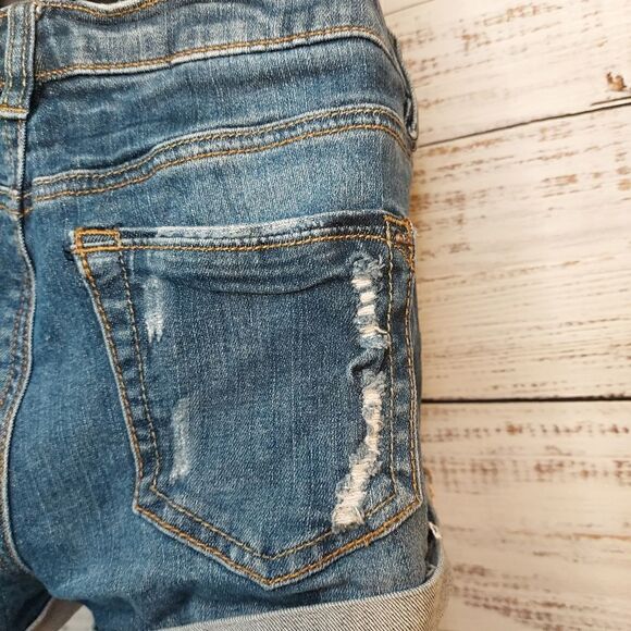 Woman's Distressed Cut Off Jeans Size 7 Shorts - Picture 10 of 16